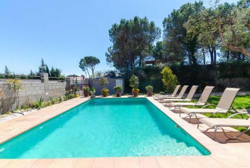 Vidreres Villa Sleeps 10 Pool Wifi