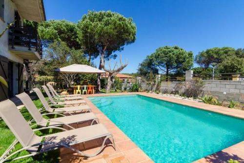 Vidreres Villa Sleeps 10 Pool Wifi