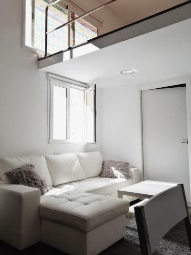 Island 201 Modern & Minimalist Apartments