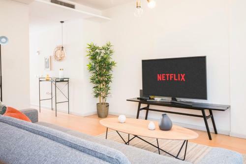 Design Attic Apartment Free Parking