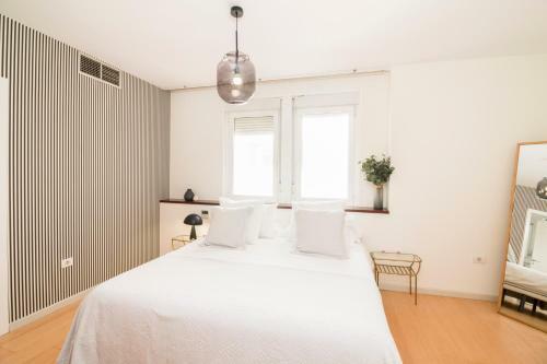 Design Attic Apartment Free Parking