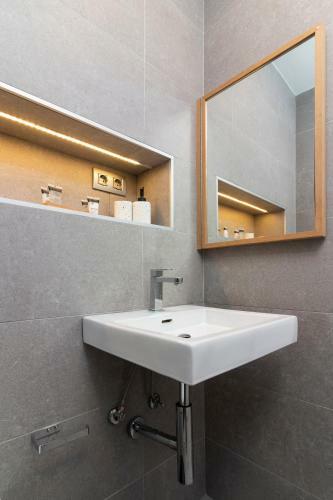 Modern Apartment Next To Plaza de Espa�a