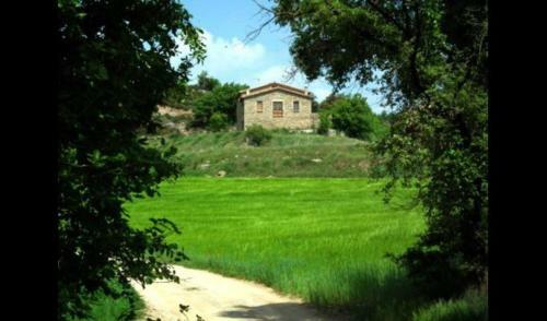 Santa Maria de Merles Villa Sleeps 14 With Pool