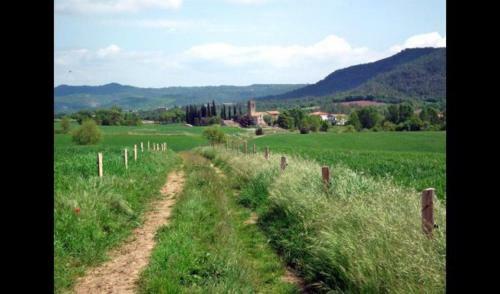 Santa Maria de Merles Villa Sleeps 14 With Pool