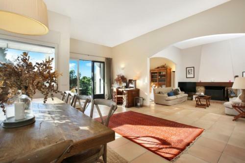 Santa Margarida Villa Sleeps 8 With Pool