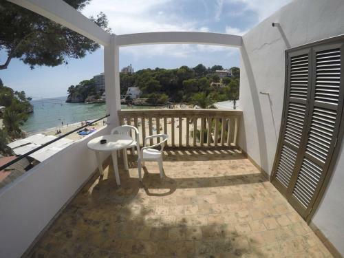 Hostal Playa Cala Santany�