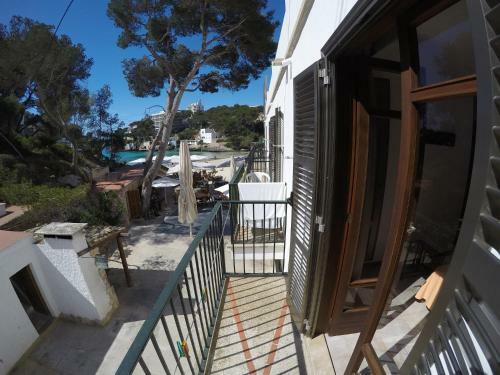 Hostal Playa Cala Santany�