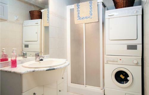 Three-bedroom Apartment In Santa Pola
