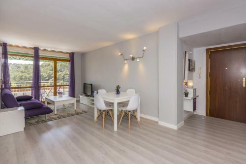 Apartamento Homeholidaysrentals Regard