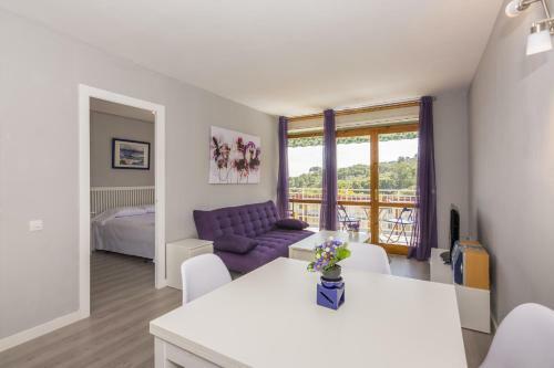 Apartamento Homeholidaysrentals Regard