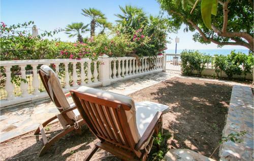 Amazing Home In Santa Pola W/ 5 Bedrooms