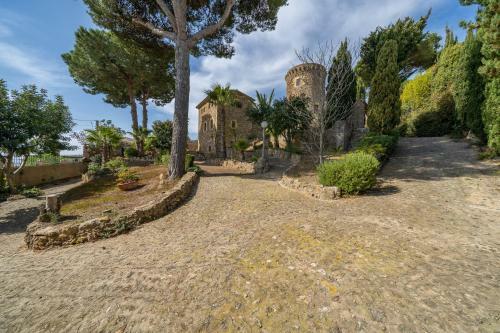 Villa Castillo Can Xirau Lux