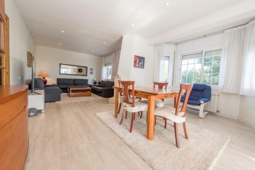 Villa Homeholidaysrentals Gema
