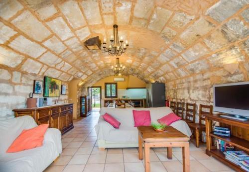 Selva Holiday Home Sleeps 12 With Pool Air Con And Wifi