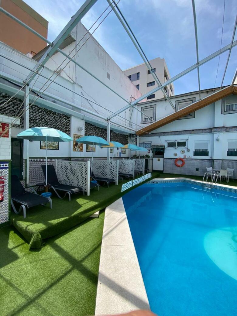 Hostal Avenida Andalucia - Solo Adultos