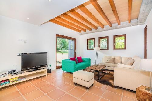 Selva Villa Sleeps 6 With Pool And Air Con
