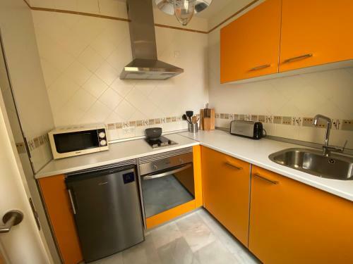 Apartamento Suites Plaza de Los Refinadores, Maestranza