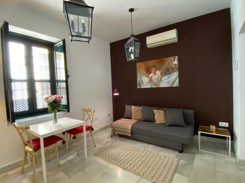 Apartamento Suites Plaza de Los Refinadores, Maestranza