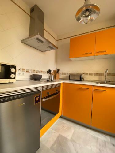 Apartamento Suites Plaza de Los Refinadores, Maestranza