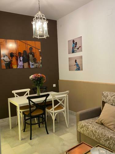 Apartamento Suites Plaza de Los Refinadores, Maestranza