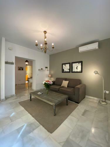 Apartamento Suites Plaza de Los Refinadores, Maestranza
