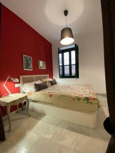 Apartamento Suites Plaza de Los Refinadores, Maestranza