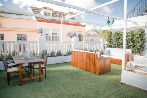 Monkeys Luxury Triana House