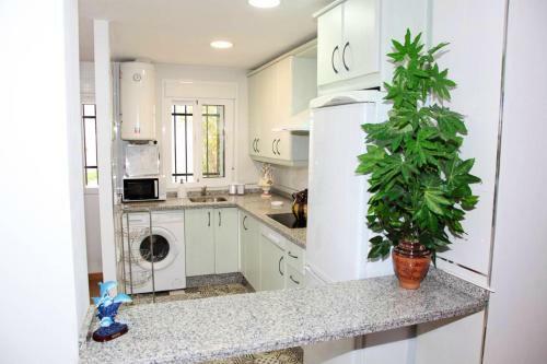 Apartment With 3 Bedrooms In Sevilla