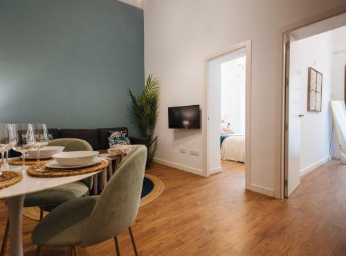 Lola de Triana Apartments