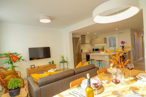 San Sebastian Apartment With Patio By Hello Apartments Sitges