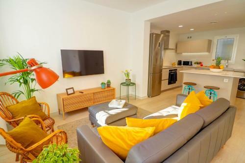 San Sebastian Apartment With Patio By Hello Apartments Sitges
