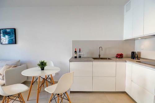 San Sebastian Apartment With Patio By Hello Apartments Sitges