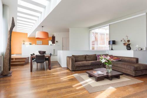 Sitges Villa Sleeps 11 With Pool And Air Con