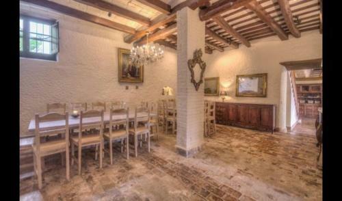 Sitges Villa Sleeps 20 With Pool And Air Con