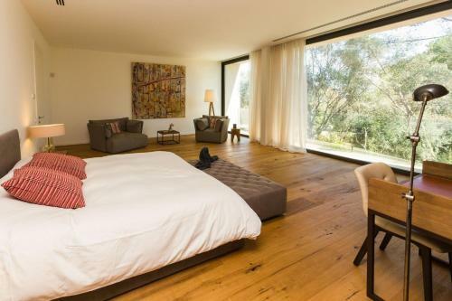 Exclusive Modern Villa In Privileged Location