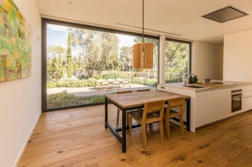 Exclusive Modern Villa In Privileged Location