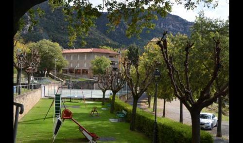 Solsona Villa Sleeps 24 With Pool