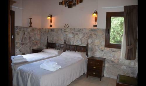 Solsona Villa Sleeps 24 With Pool