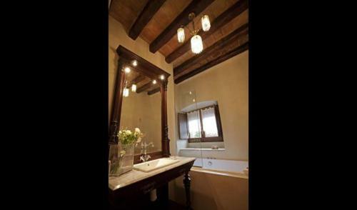 Solsona Villa Sleeps 15 With Pool