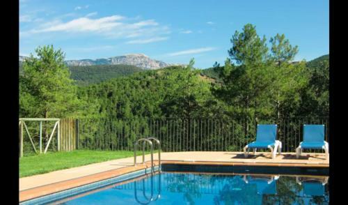 Solsona Villa Sleeps 12 With Pool