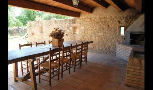 Solsona Villa Sleeps 12 With Pool