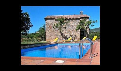 Solsona Villa Sleeps 10 With Pool