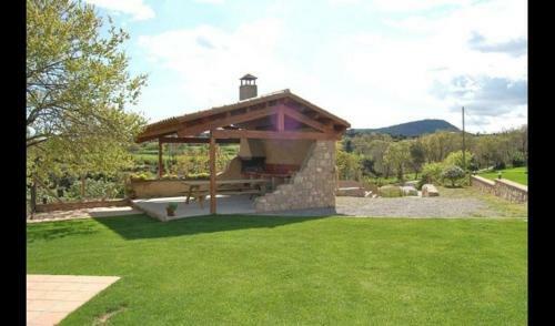 Solsona Villa Sleeps 10 With Pool