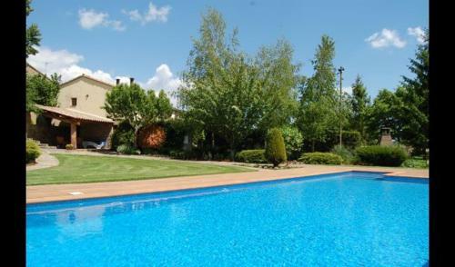 Solsona Villa Sleeps 4 With Pool