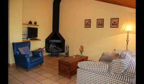 Solsona Villa Sleeps 4 With Pool