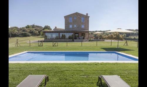 Villa In Solsona Sleeps 15 With Pool