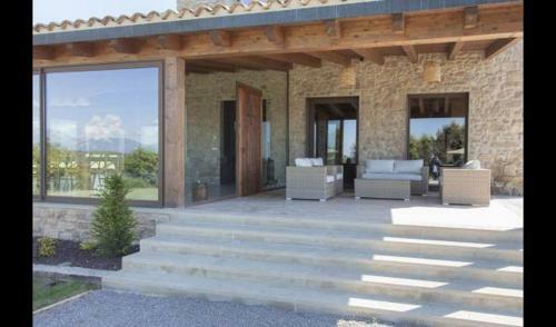 Villa In Solsona Sleeps 15 With Pool