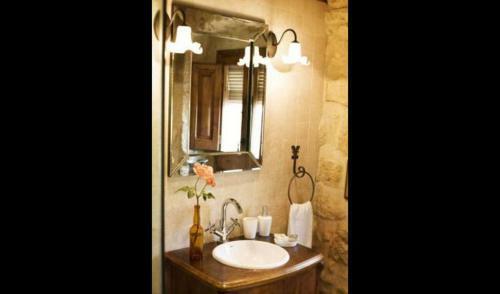Solsona Villa Sleeps 14 With Pool