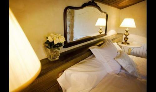 Solsona Villa Sleeps 14 With Pool