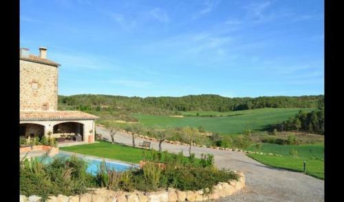 Solsona Villa Sleeps 14 With Pool